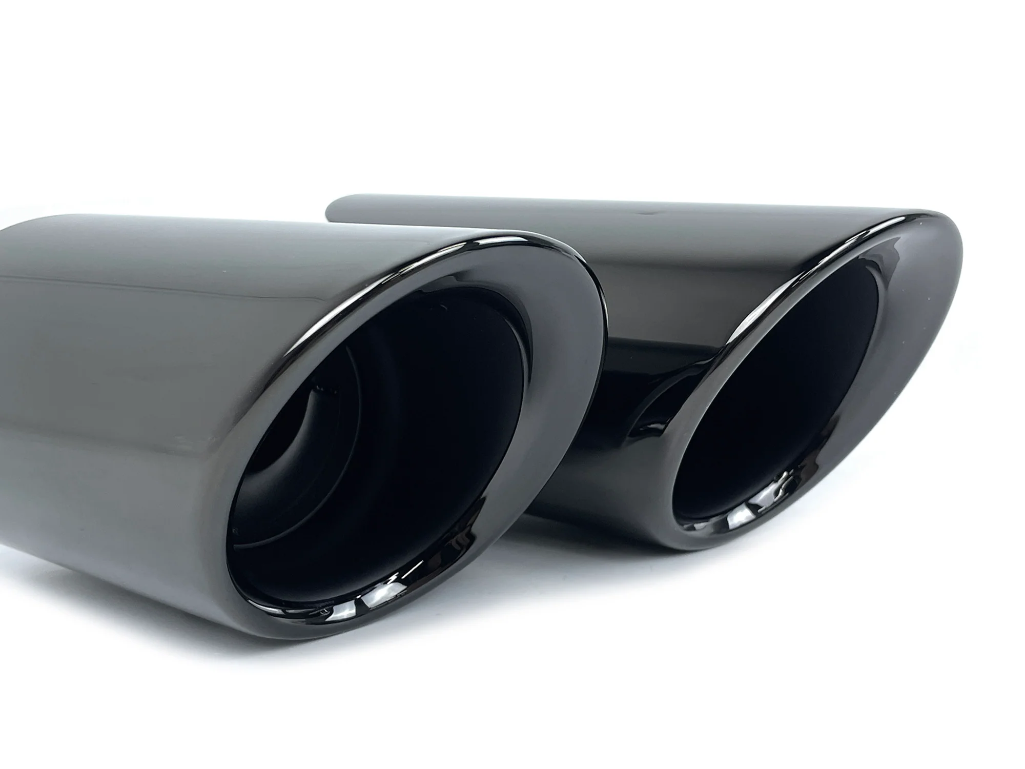 Black Stainless Steel Exhaust Tips for Porsche Macan Base 2.0L 2015–2018 - Image 11