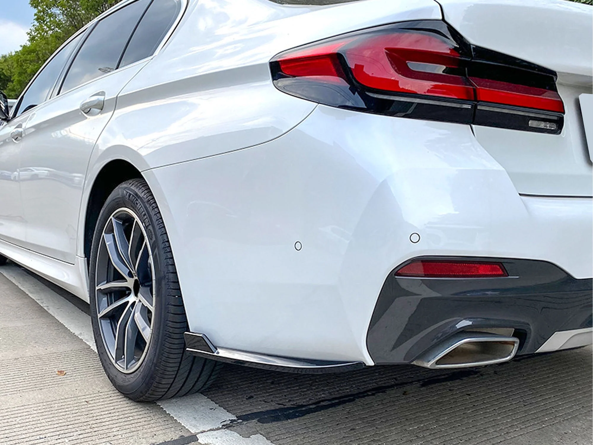 Gloss Black Rear Bumper Side Splitters Canard for BMW 5-Series G30 M-Sport 2017-2020 - Image 2