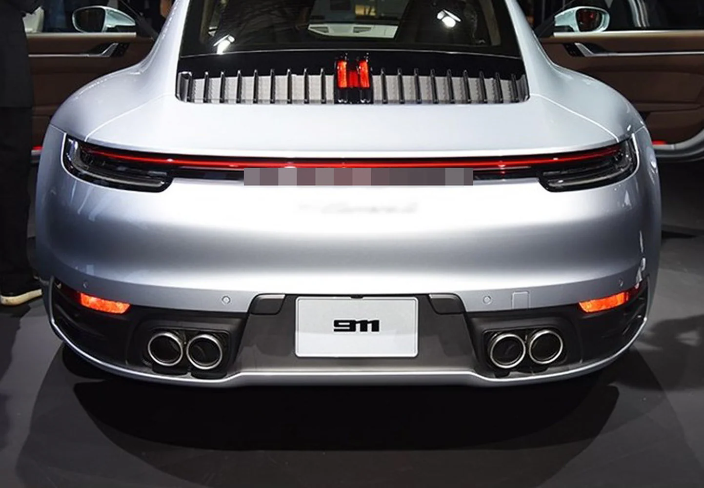 Gloss Black Dual Exhaust Tips For Porsche 911 992 Carrera S 4S 2020-2025 - Image 15