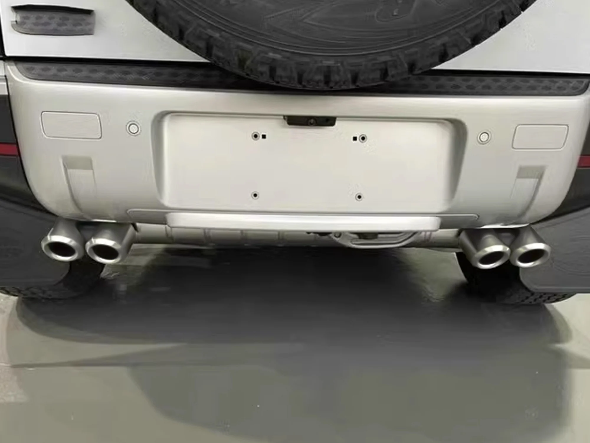 Pair For 2020+ Land Rover Defender 90/110 3.0L 2.0L Exhaust Muffler Tips Shiny Silver - Image 2