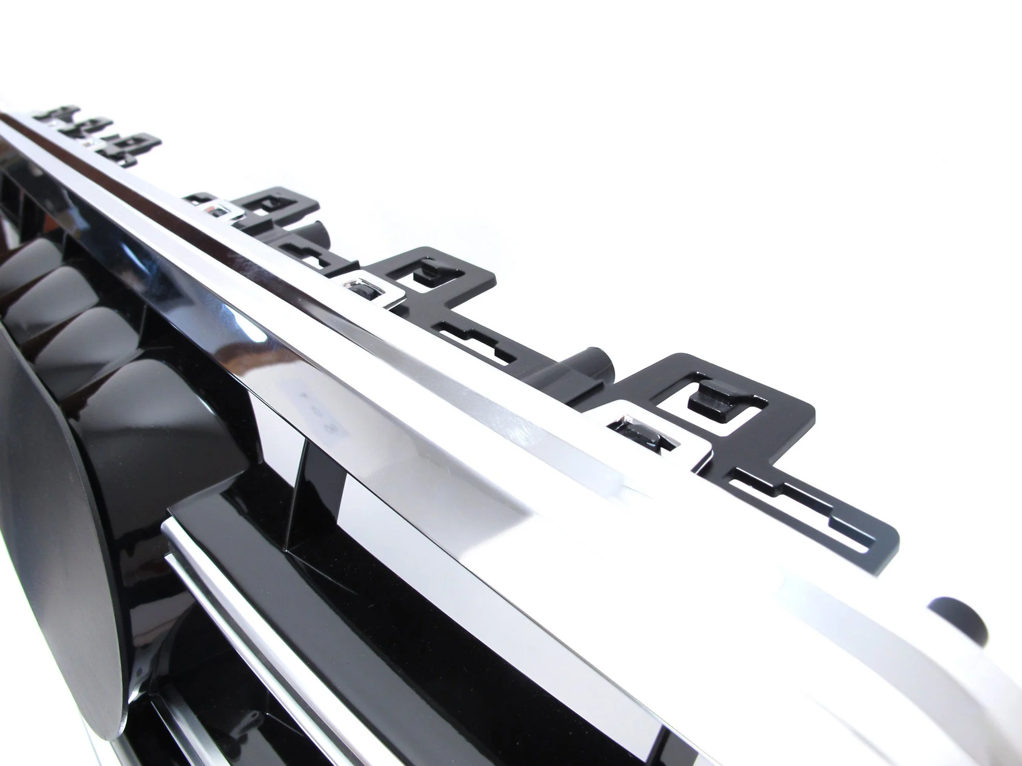 Chrome Front Bumper Grille for AUDI A6 C7 S6 2012-2015 - Image 9