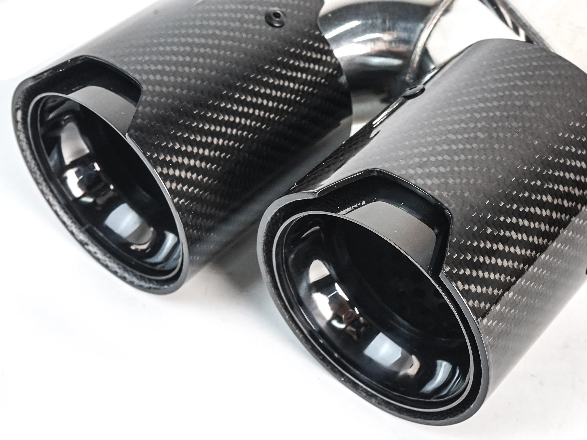 For 2019-2022 BMW G20 M340i Gloss Black Rear Diffuser w/ Carbon Fiber Quad Exhaust Tips - Image 11