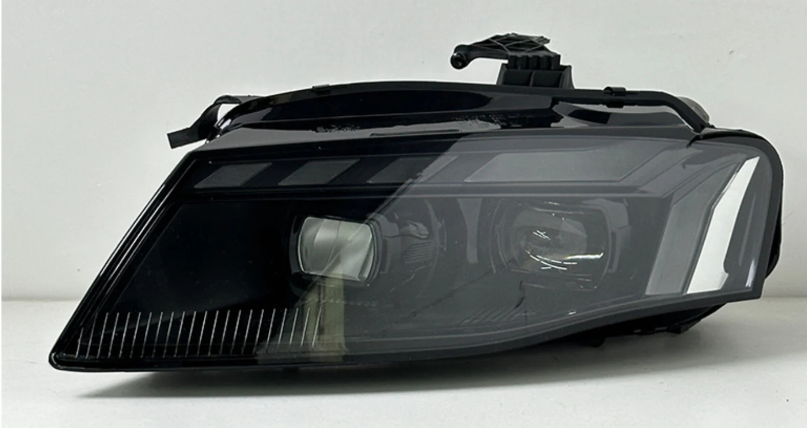 For 2009-2012 Audi A4 B8 LED Projector Headlight Assembly Upgrade Turn Signal Lamp - Image 2