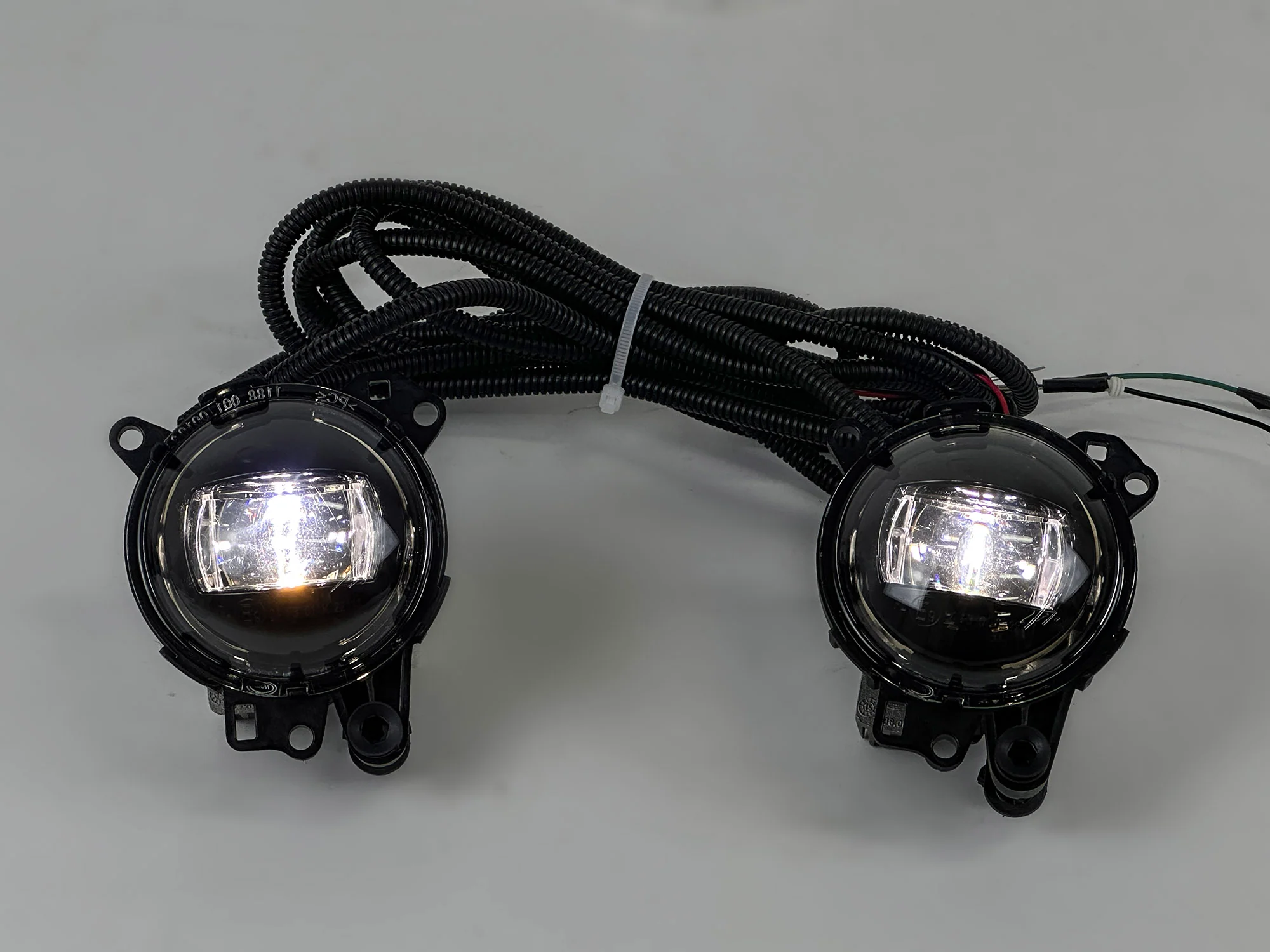 2pcs Front LED Fog Lights w/ Bezel Covers for 2020-2024 Land Rover Defender L663 90 110 130 LH & RH - Image 11