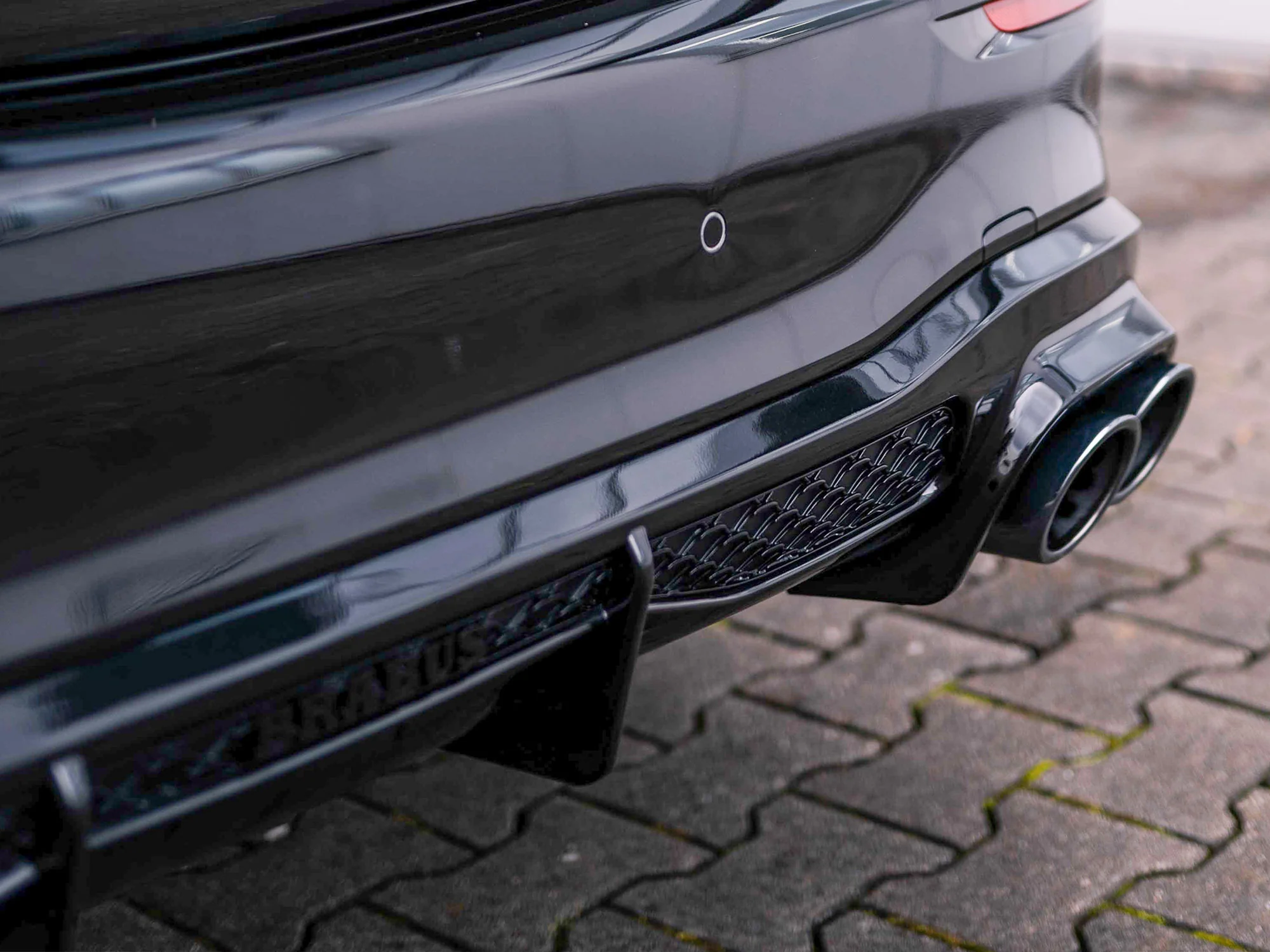 Gloss Black Rear Diffuser w/ Tips for Mercedes W223 S500 S580 AMG 2021–2025 - Image 4