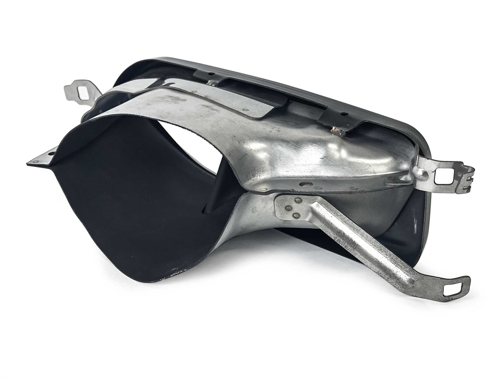 Gloss Black Rear Exhaust Tips for BMW 7 Series M Sport G11/G12 2016–2019 - Image 9