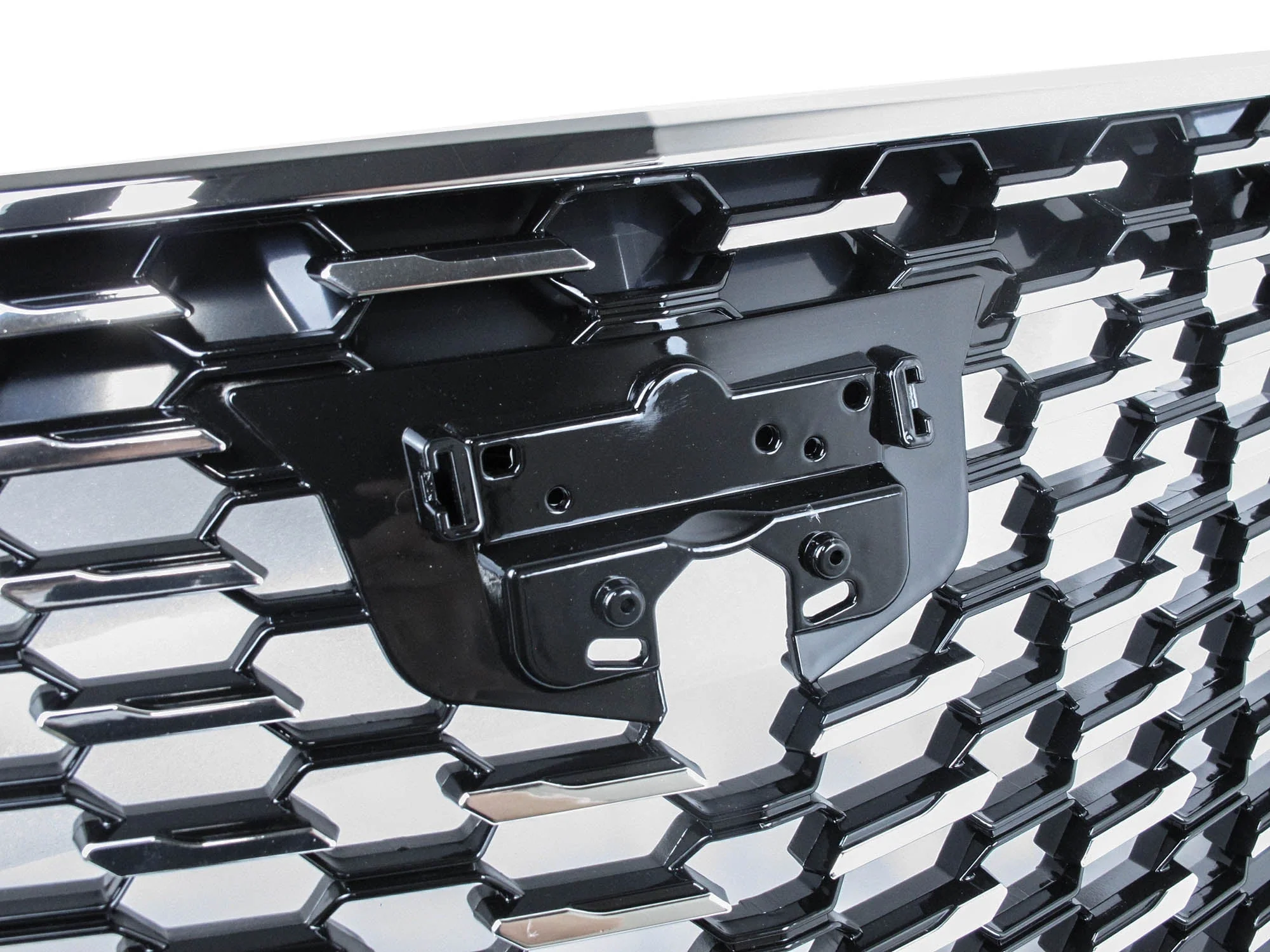 Chrome Diamond Front Upper Grill for Cadilalc XT5 LCI 2020-2024 w/o Camera - Image 7