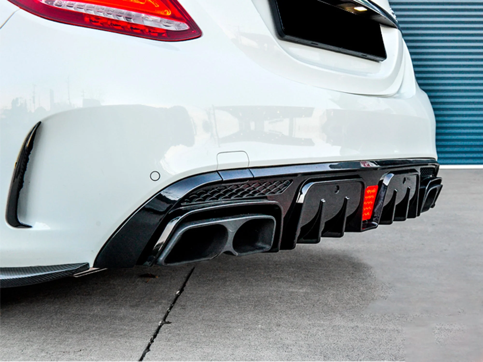 Black Rear Diffuser w/ LED + Black Exhaust Tips For 15-21 Mercedes W205 Sedan C300 C450 C43 AMG - Image 5
